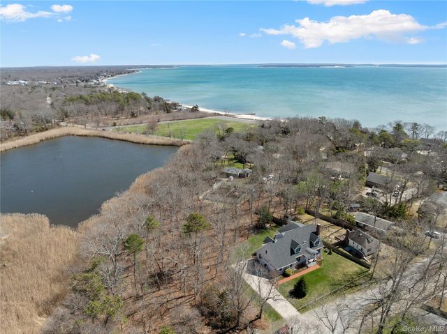360 Masters Road, Laurel, NY 11948