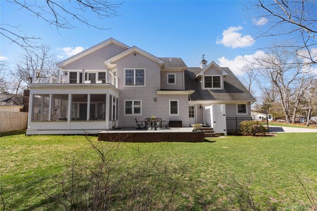 360 Masters Road, Laurel, NY 11948