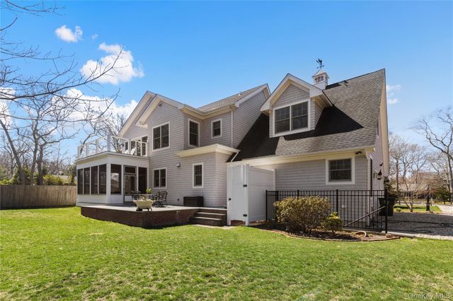 360 Masters Road, Laurel, NY 11948