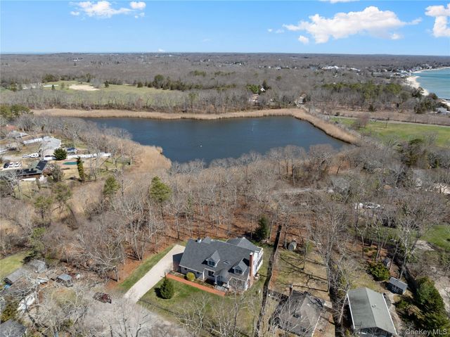 360 Masters Road, Laurel, NY 11948