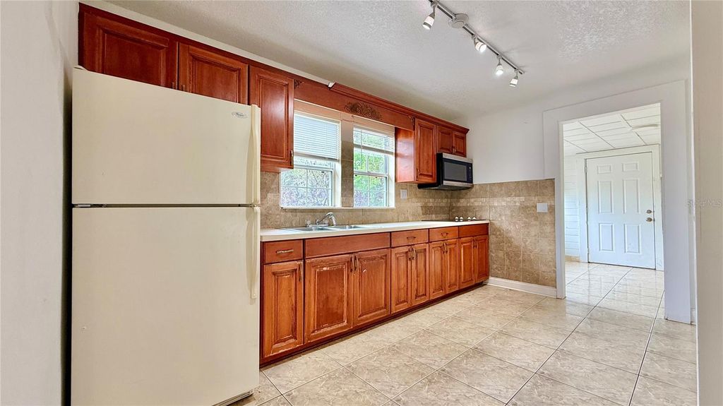Image 33 of property listing at 1700 BRYANT STREET, Kissimmee, FL 34746