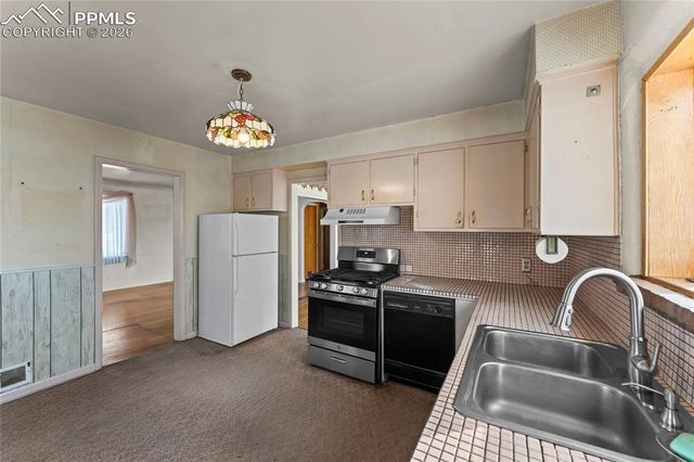 305 W Brookside Street, Colorado Springs, CO 80905