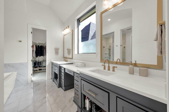 212 S Empress Green Place Place, Montgomery, TX 77316