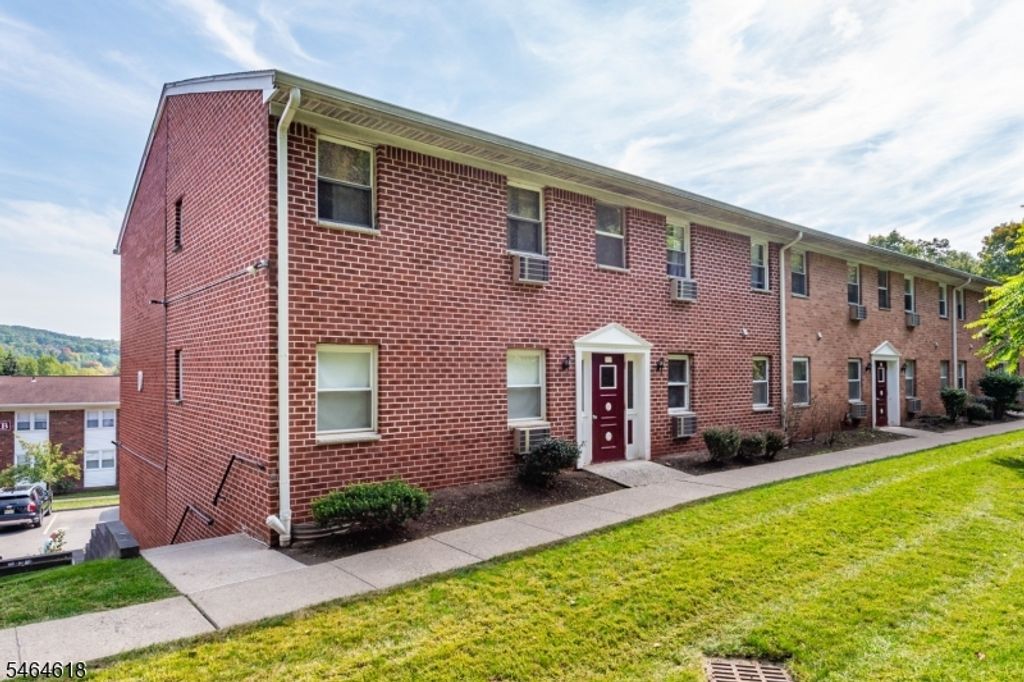 100 Pierson Miller Dr D12 12, Pompton Lakes Boro, NJ 07442