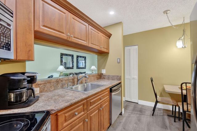 4470 Feivel Road 33, West Palm Beach, FL 33417