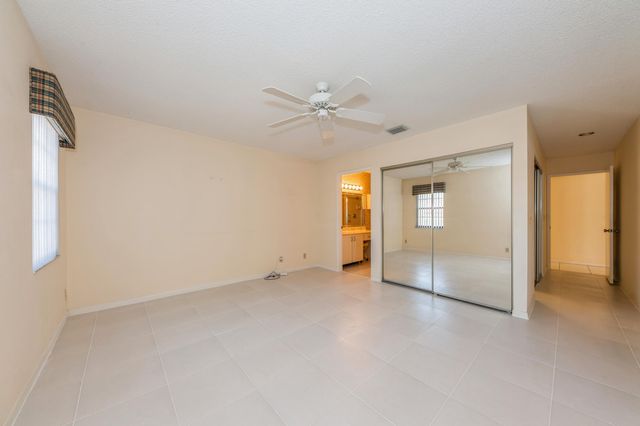 10439 S Circle Lake Drive 201, Boynton Beach, FL 33437