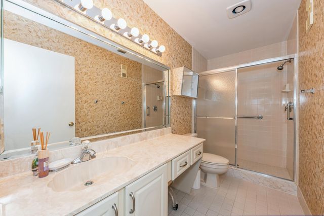 10439 S Circle Lake Drive 201, Boynton Beach, FL 33437