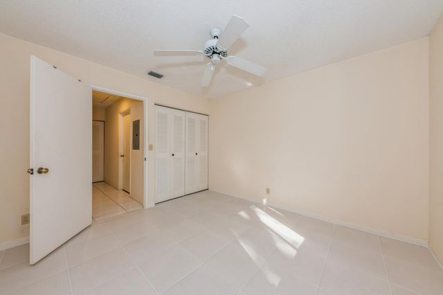 10439 S Circle Lake Drive 201, Boynton Beach, FL 33437