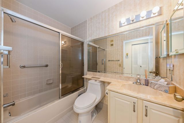 10439 S Circle Lake Drive 201, Boynton Beach, FL 33437