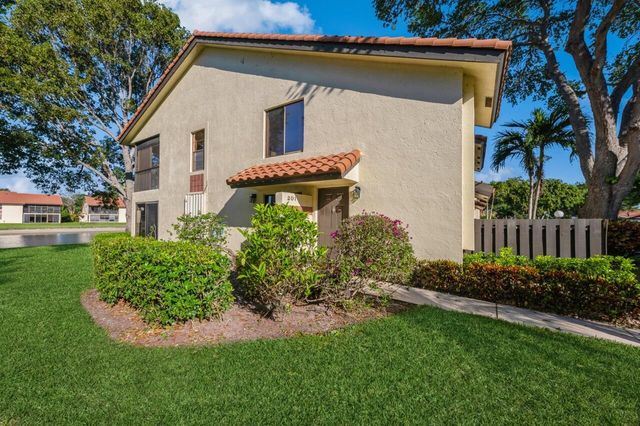 10439 S Circle Lake Drive 201, Boynton Beach, FL 33437