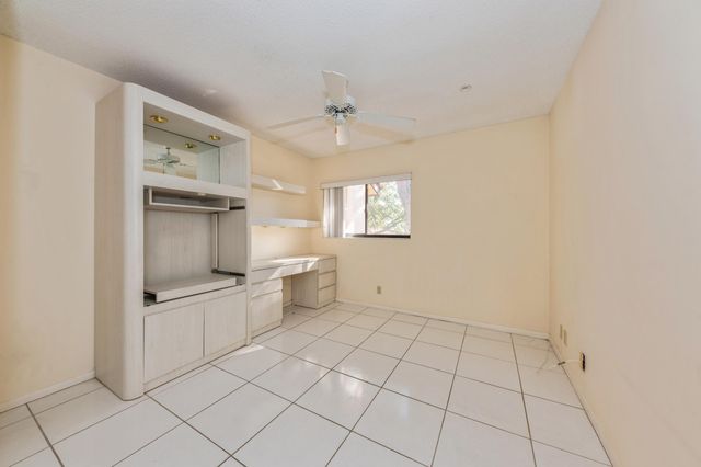 10439 S Circle Lake Drive 201, Boynton Beach, FL 33437