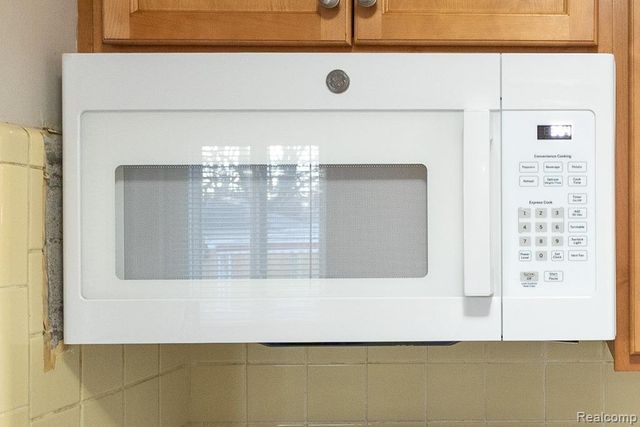 11755 Farley, Redford Charter Township, MI 48239