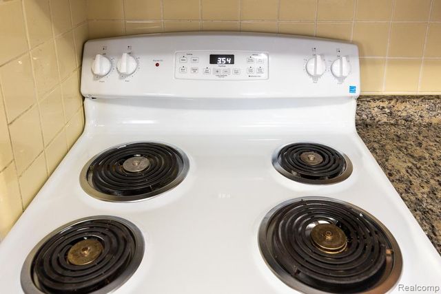 11755 Farley, Redford Charter Township, MI 48239