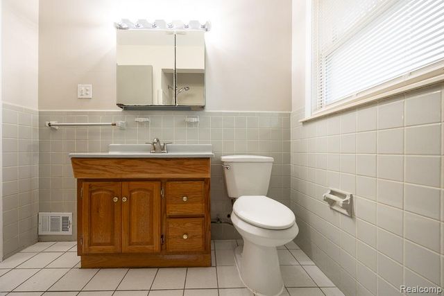 11755 Farley, Redford Charter Township, MI 48239