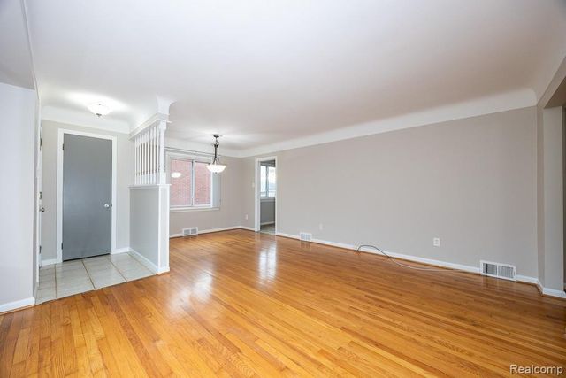 11755 Farley, Redford Charter Township, MI 48239