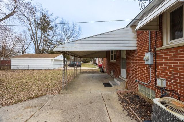 11755 Farley, Redford Charter Township, MI 48239