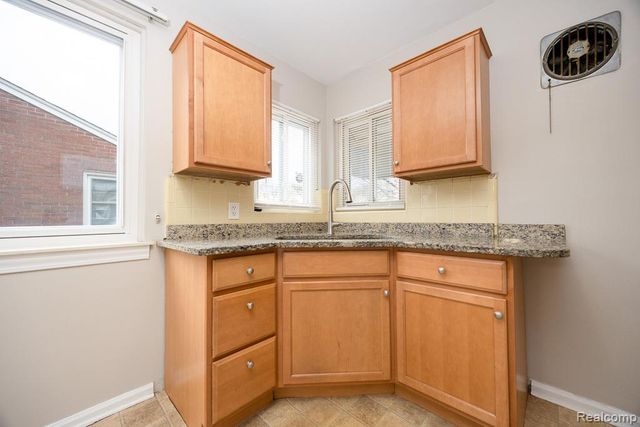 11755 Farley, Redford Charter Township, MI 48239