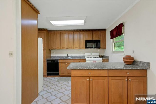 5 Downstream Drive, Mount Olive Township, NJ 07836