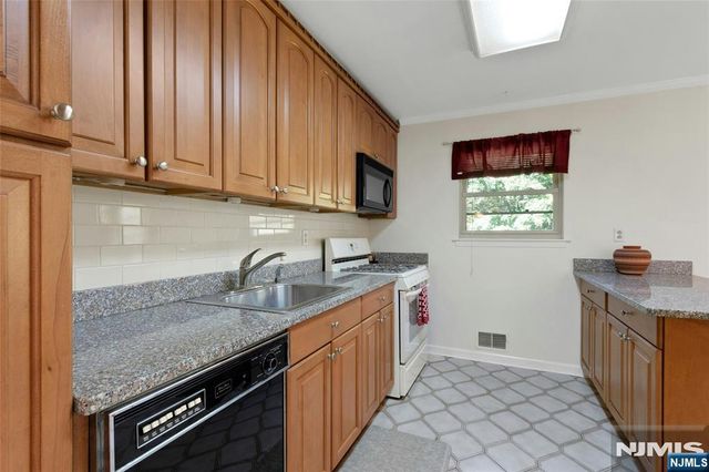 5 Downstream Drive, Mount Olive Township, NJ 07836