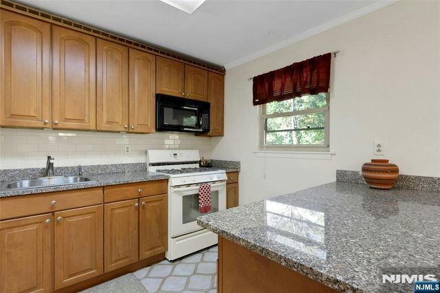 5 Downstream Drive, Mount Olive Township, NJ 07836