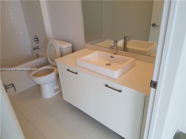 151 SE 1st St 3207, Miami, FL 33131