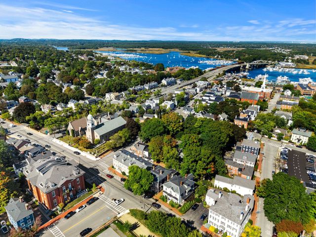154 High St, Newburyport, MA 01950