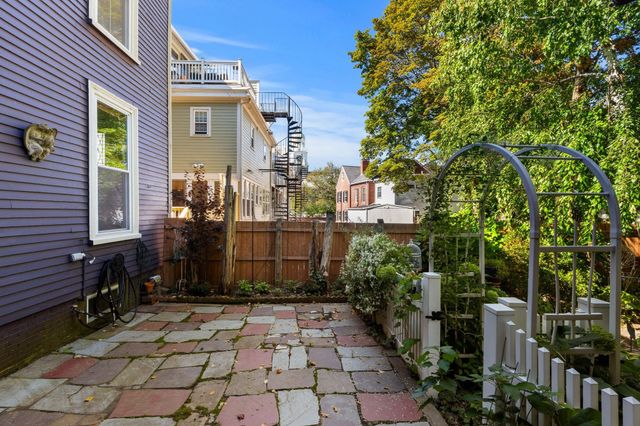 154 High St, Newburyport, MA 01950
