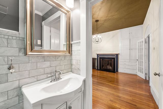 154 High St, Newburyport, MA 01950