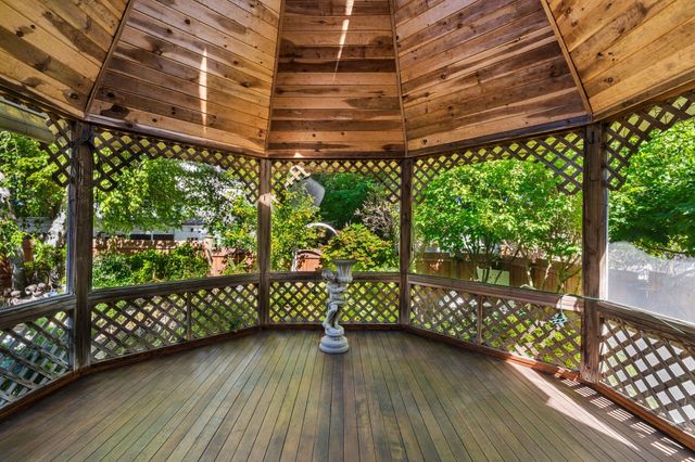 154 High St, Newburyport, MA 01950