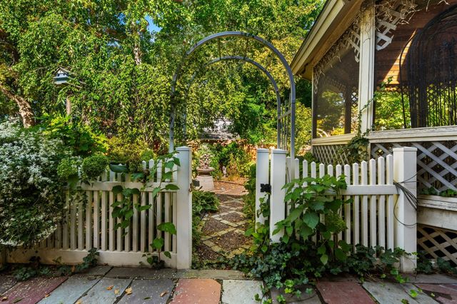 154 High St, Newburyport, MA 01950