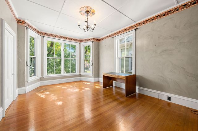 154 High St, Newburyport, MA 01950