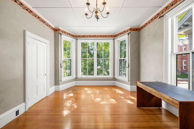 154 High St, Newburyport, MA 01950
