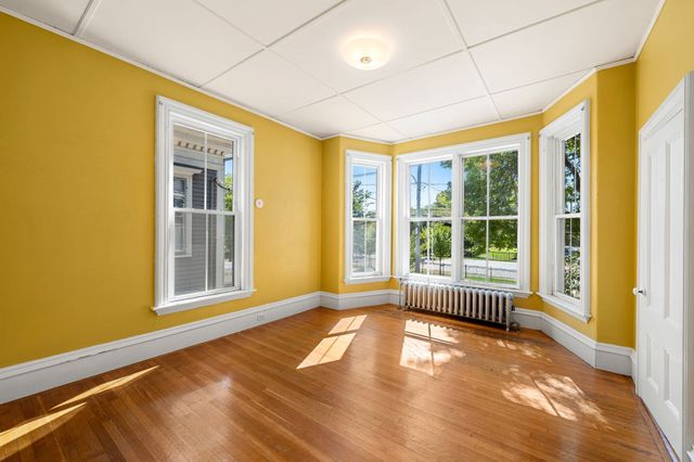 154 High St, Newburyport, MA 01950