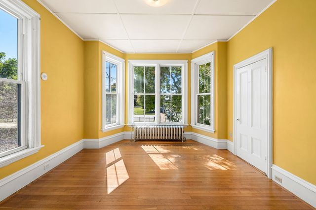 154 High St, Newburyport, MA 01950