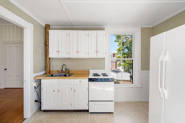 154 High St, Newburyport, MA 01950