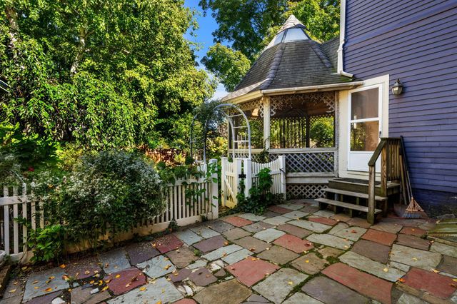 154 High St, Newburyport, MA 01950