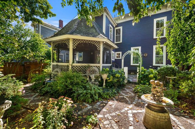 154 High St, Newburyport, MA 01950