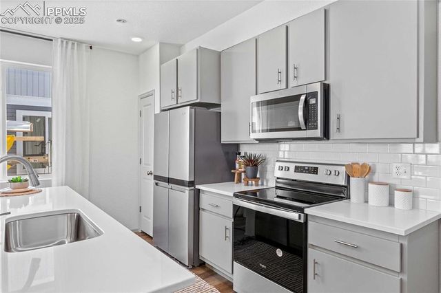 9279 Oro City Loop, Colorado Springs, CO 80927