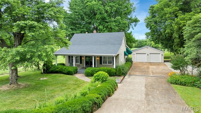 2049 Mullins Creek Road, Dupo, IL 62239