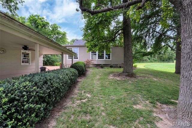 2049 Mullins Creek Road, Dupo, IL 62239