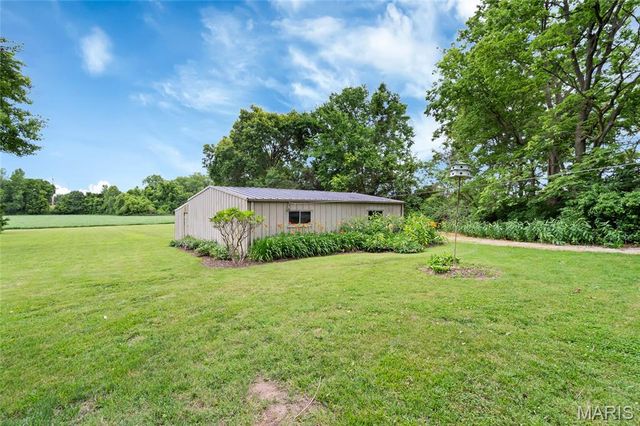 2049 Mullins Creek Road, Dupo, IL 62239