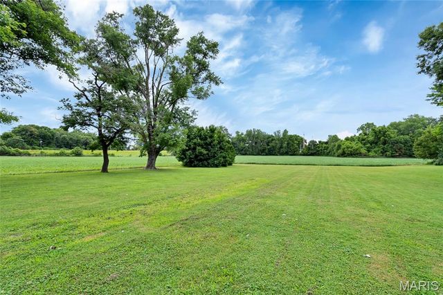 2049 Mullins Creek Road, Dupo, IL 62239