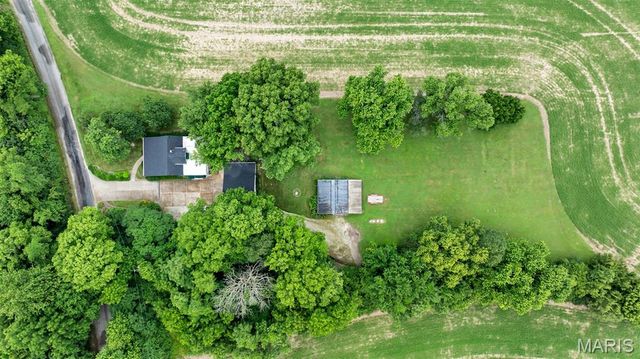 2049 Mullins Creek Road, Dupo, IL 62239