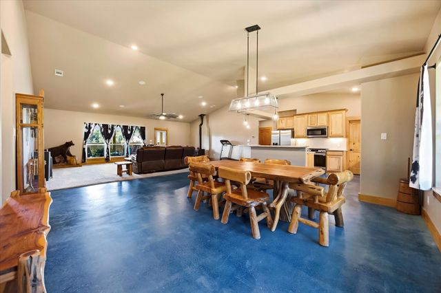 3157 Fm 2194, Celeste, TX 75423