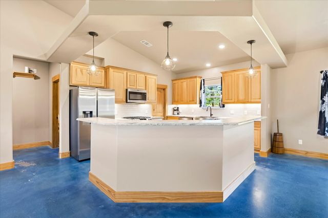 3157 Fm 2194, Celeste, TX 75423