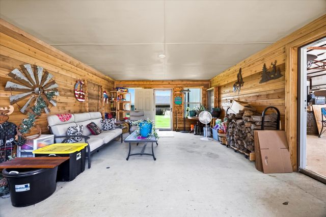 3157 Fm 2194, Celeste, TX 75423