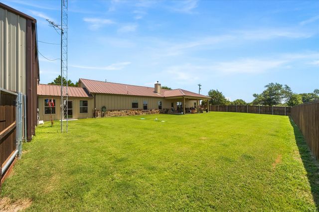3157 Fm 2194, Celeste, TX 75423
