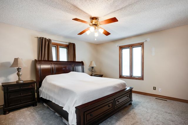 1235 N Mulberry Pl, Wichita, KS 67212