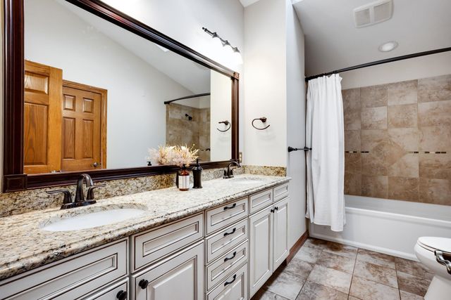 1235 N Mulberry Pl, Wichita, KS 67212