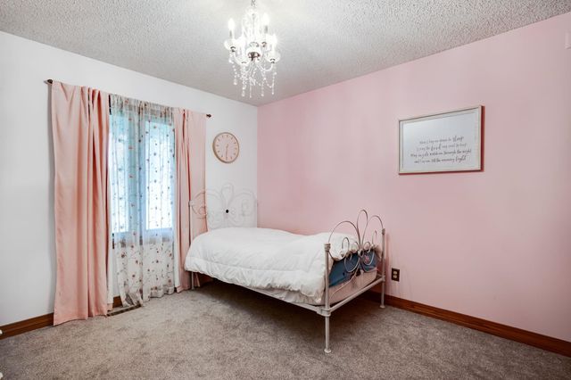 1235 N Mulberry Pl, Wichita, KS 67212